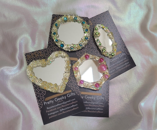 Clear Glitter Gel with Yellow Heart Confetti Deco Mirror brooch pins - Yellow sparkling trim with colorful pearls: Kawaii accessories
