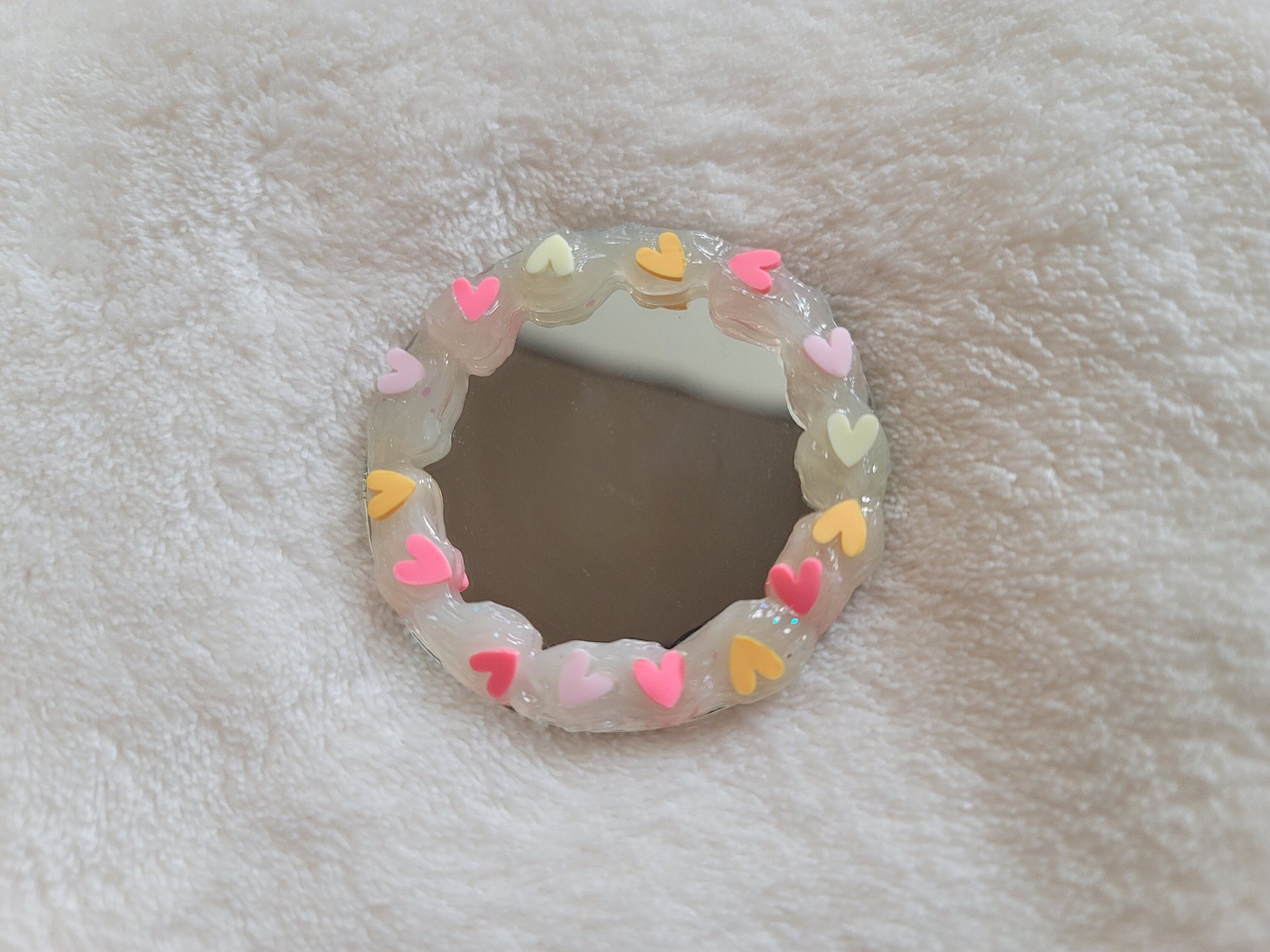 Deco Gel Mirror brooch pins: White Color Change Cream w/ Pearls Sprinkles Glitter, Kawaii accessory lolitafashion Decora j-fashion Fairy Kei