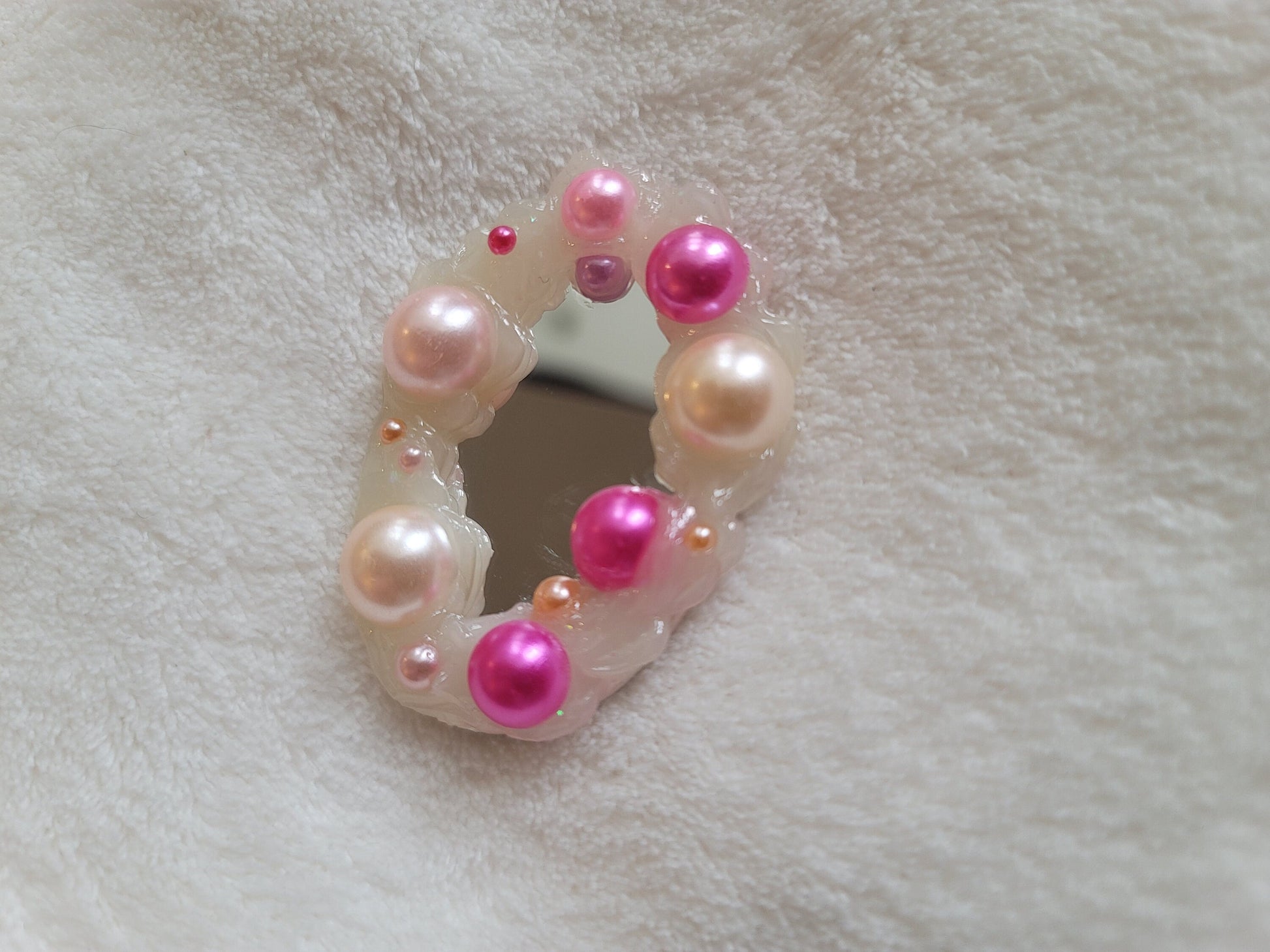 Deco Gel Mirror brooch pins: White Color Change Cream w/ Pearls Sprinkles Glitter, Kawaii accessory lolitafashion Decora j-fashion Fairy Kei